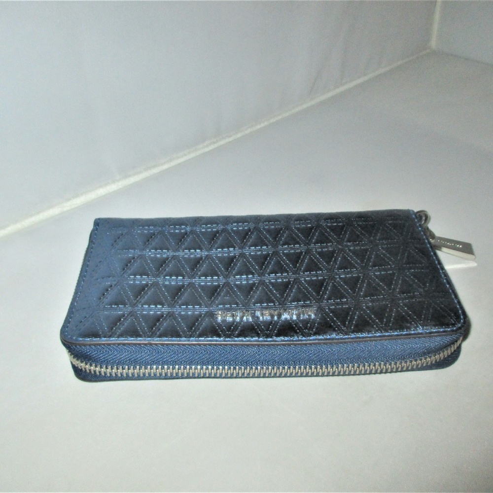 Michael Kors Mercer Flat Multi-Function Phone Case - Picture 4 of 8